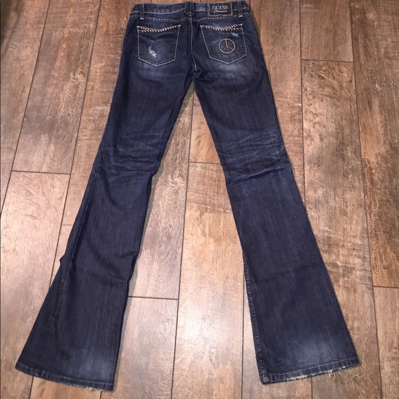 COPY - Like New GUESS PREMIUM "Foxy Flare" Jeans - Picture 3 of 4